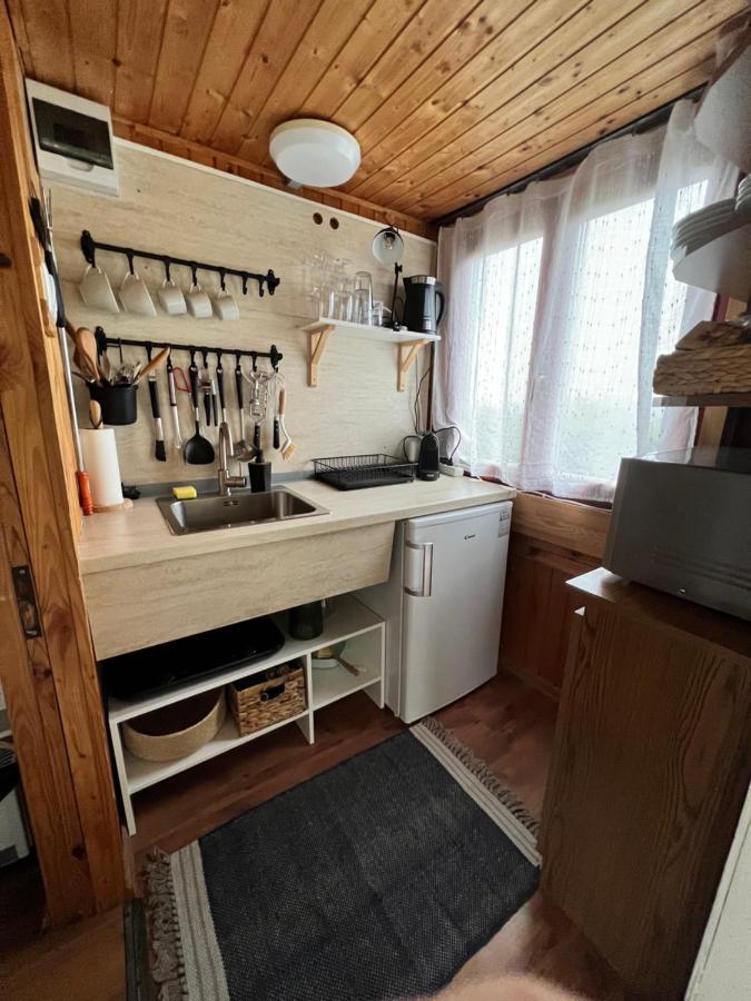 Mandulas Kabin A Kishaz Dezsaval Es Kilatassal A Balatonra Balatongyorok Exterior photo