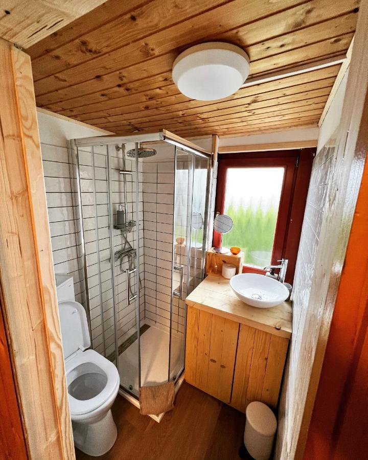 Mandulas Kabin A Kishaz Dezsaval Es Kilatassal A Balatonra Balatongyorok Exterior photo